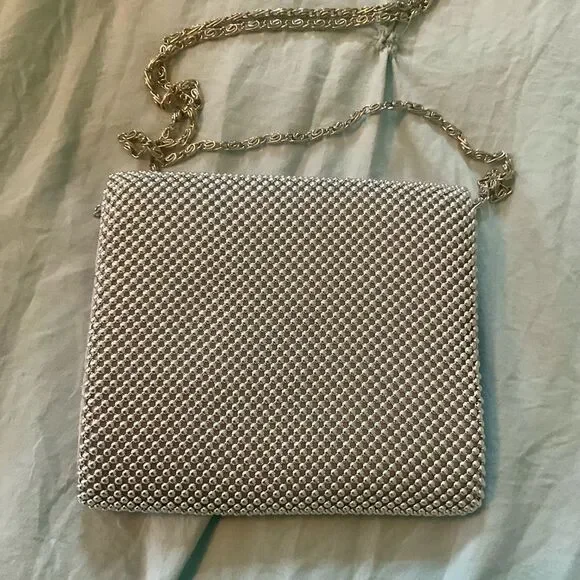 Elegant *La Regale* Silver Bead Chain Crossbody Bag Satin Lining - Picture 6 of 10